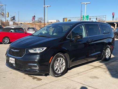 2024 Chrysler Pacifica Touring-L