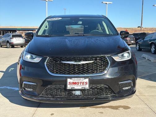 2024 Chrysler Pacifica Touring-L