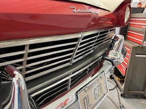 1957 Ford Fairlane 500 Skyliner