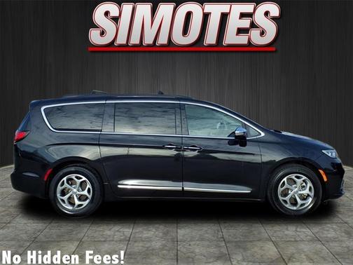 Black 2023 Chrysler Pacifica Limited