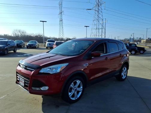 Red 2013 Ford Escape SE