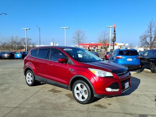 Red 2013 Ford Escape SE