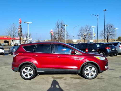 Red 2013 Ford Escape SE