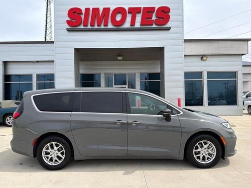 Ceramic Gray 2025 Chrysler Pacifica Select