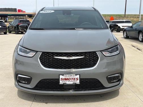 Ceramic Gray 2025 Chrysler Pacifica Select