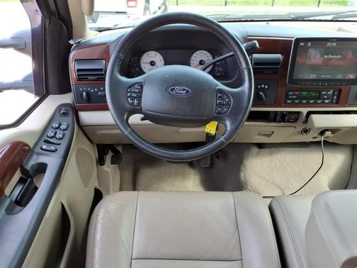 Beige 2005 Ford F-350 XLT