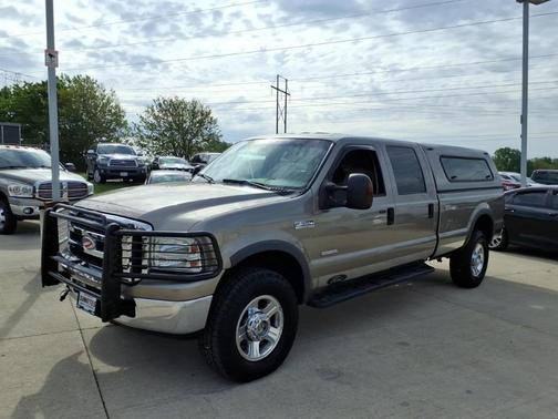 Beige 2005 Ford F-350 XLT