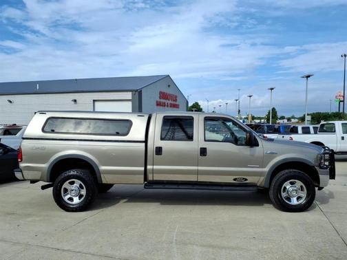 Beige 2005 Ford F-350 XLT