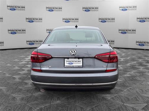 2018 Volkswagen Passat 