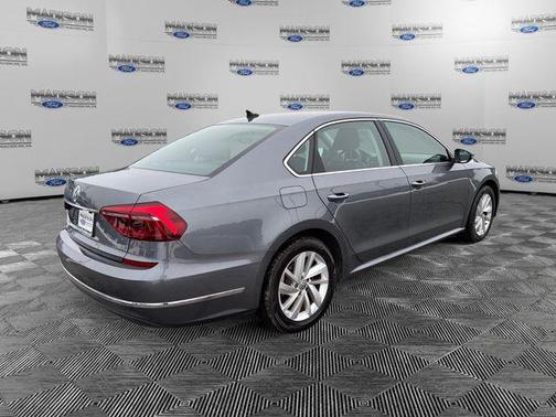 2018 Volkswagen Passat 2.0T SE
