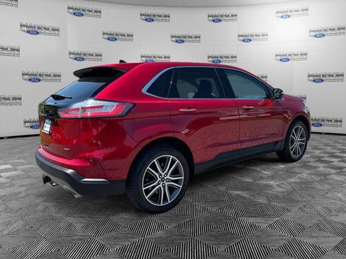 Rapid Red Metallic Tinted Clearcoat 2023 Ford Edge Titanium