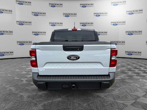 Space White Metallic 2025 Ford Maverick XLT
