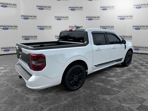 Oxford White 2025 Ford Maverick Lobo High