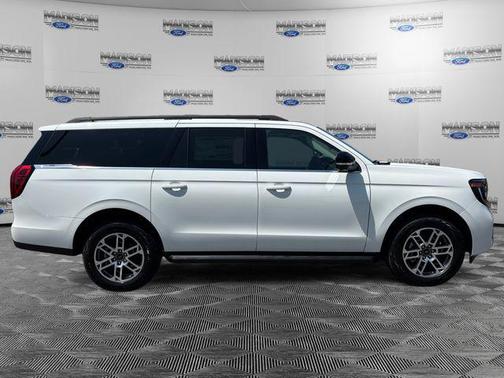 Star White Metallic Tri-Coat 2026 Ford Expedition Max Active 4x4