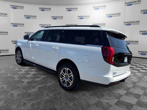 Star White Metallic Tri-Coat 2026 Ford Expedition Max Active 4x4