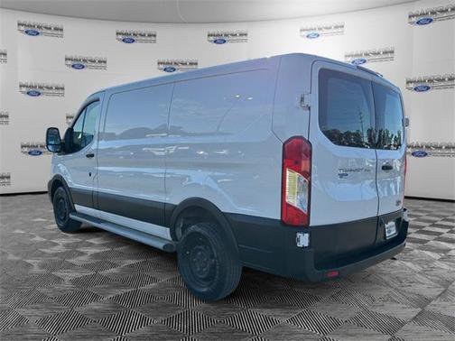 2022 Ford Transit-250 Base