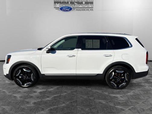 Glacial White Pearl 2024 Kia Telluride S