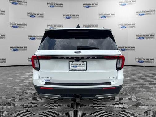 Star White Metallic Tri-Coat 2026 Ford Explorer Active