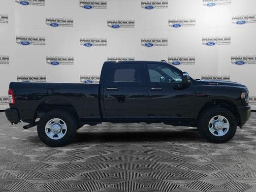 Diamond Black Crystal Pearlcoat 2024 RAM 2500 Tradesman