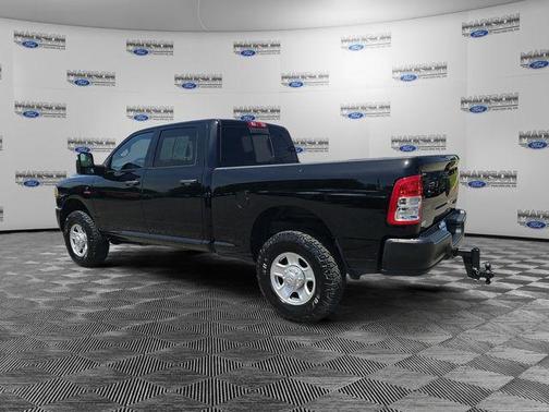 Diamond Black Crystal Pearlcoat 2024 RAM 2500 Tradesman