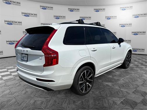 2023 Volvo XC90 Recharge Plug-In Hybrid T8 Plus Dark Theme 7 Passenger