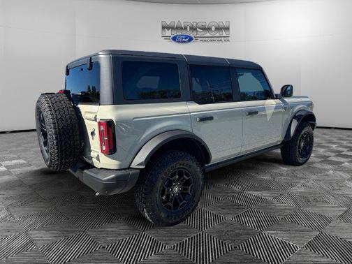 Desert Sand 2026 Ford Bronco Badlands