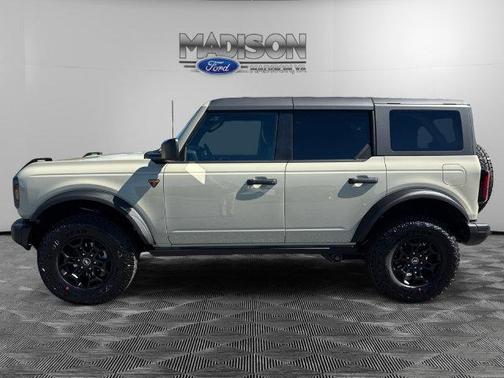 Desert Sand 2026 Ford Bronco Badlands
