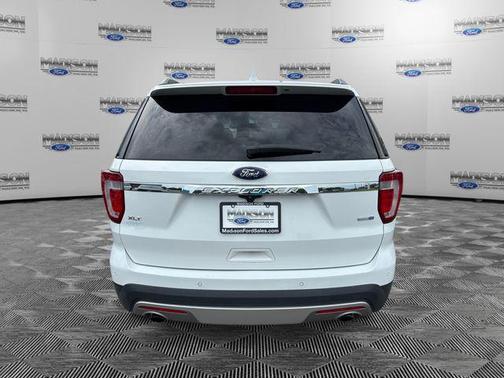 Oxford White 2017 Ford Explorer XLT