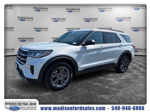 Space White Metallic 2026 Ford Explorer Active