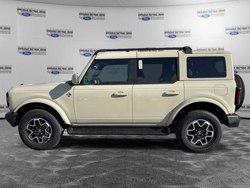 Desert Sand 2025 Ford Bronco Outer Banks