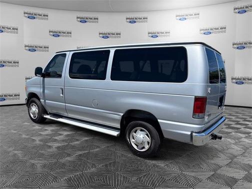 2006 Ford E350 Super Duty XL Wagon