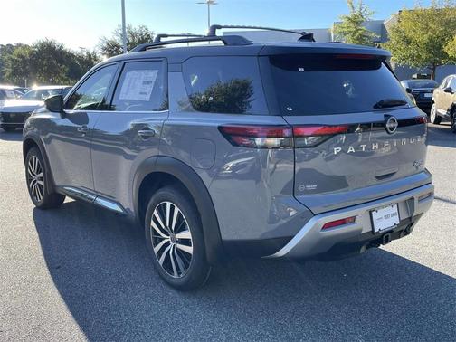 2025 Nissan Pathfinder Platinum 4WD