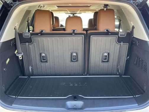 2025 Nissan Pathfinder Platinum 4WD