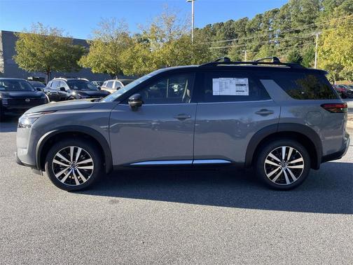 2025 Nissan Pathfinder Platinum 4WD