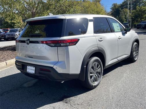 2025 Nissan Pathfinder S FWD