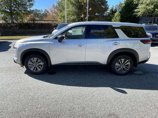 2025 Nissan Pathfinder S FWD