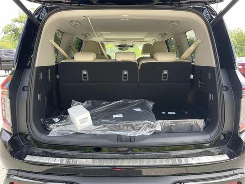 2025 Nissan Armada Platinum 4WD