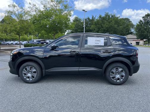 2025 Nissan Kicks S