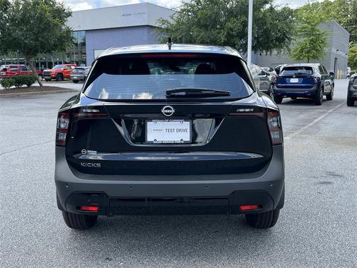 2025 Nissan Kicks S
