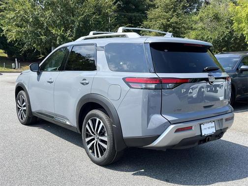 2025 Nissan Pathfinder Platinum 4WD