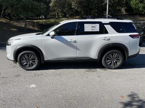 2025 Nissan Pathfinder SV FWD