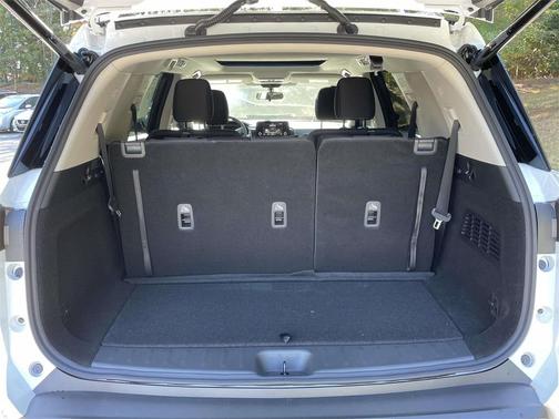 2025 Nissan Pathfinder SV FWD