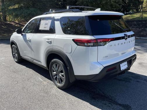 2025 Nissan Pathfinder SV FWD