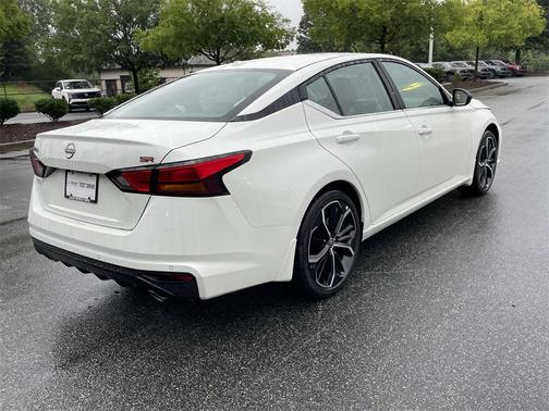 2025 Nissan Altima SR FWD