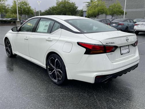 2025 Nissan Altima SR FWD