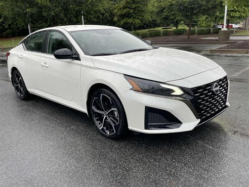 2025 Nissan Altima SR FWD