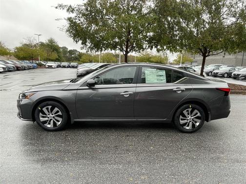 2025 Nissan Altima S FWD