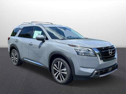2025 Nissan Pathfinder Platinum 4WD