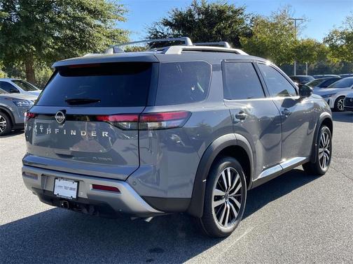 2025 Nissan Pathfinder Platinum FWD