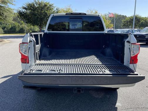 2018 Nissan Titan SV